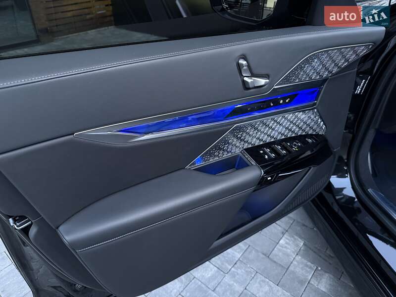 Седан BMW 7 Series 2024 в Киеве