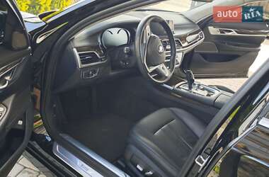 Седан BMW 7 Series 2018 в 