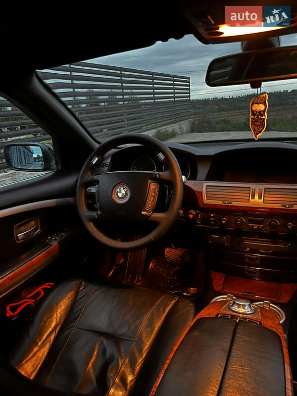 Седан BMW 7 Series 2002 в Черновцах