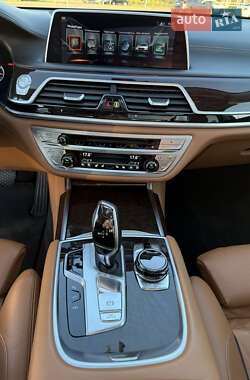 Седан BMW 7 Series 2017 в 