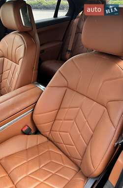 Седан BMW 7 Series 2024 в 