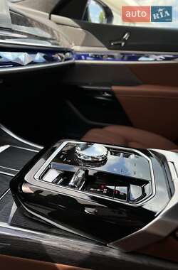 Седан BMW 7 Series 2024 в 