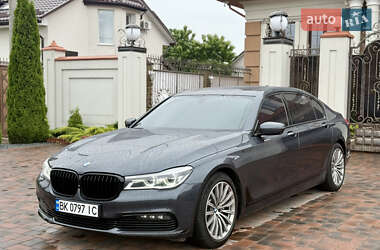 Седан BMW 7 Series 2015 в 