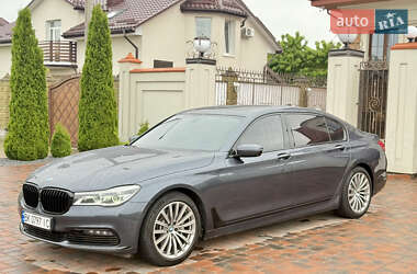 Седан BMW 7 Series 2015 в 