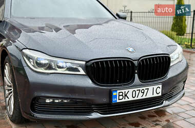 Седан BMW 7 Series 2015 в 