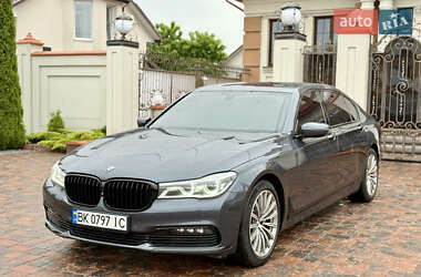 Седан BMW 7 Series 2015 в 