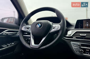 Седан BMW 7 Series 2015 в 