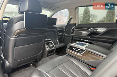 Седан BMW 7 Series 2015 в 