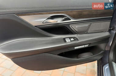 Седан BMW 7 Series 2015 в 