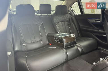 Седан BMW 7 Series 2015 в 
