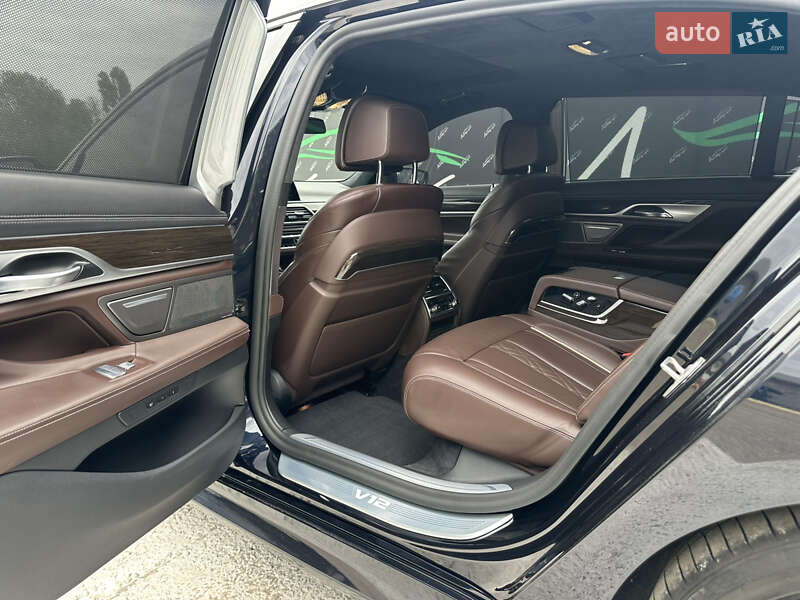 Седан BMW 7 Series 2021 в Киеве