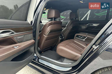 Седан BMW 7 Series 2021 в 