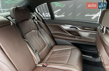Седан BMW 7 Series 2021 в 