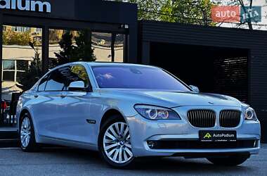 Седан BMW 7 Series 2010 в 