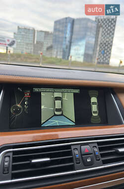 Седан BMW 7 Series 2012 в 