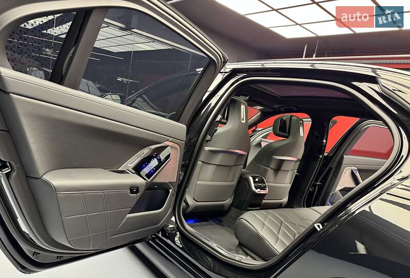 Седан BMW 7 Series 2024 в Києві