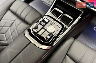 Седан BMW 7 Series 2024 в 