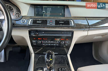 Седан BMW 7 Series 2011 в 