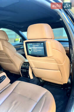 Седан BMW 7 Series 2010 в 