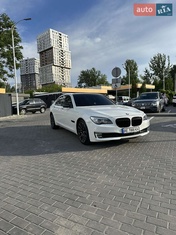Седан BMW 7 Series 2013 в Днепре