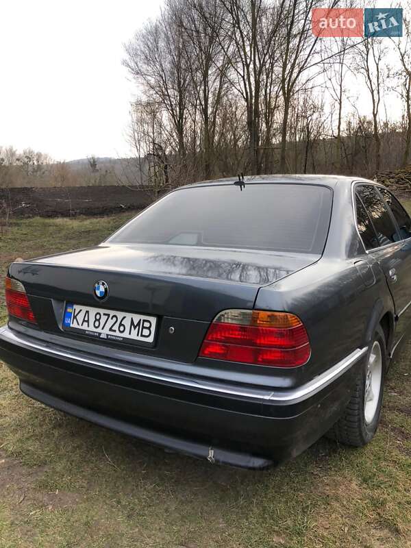 Седан BMW 7 Series 2000 в Умани