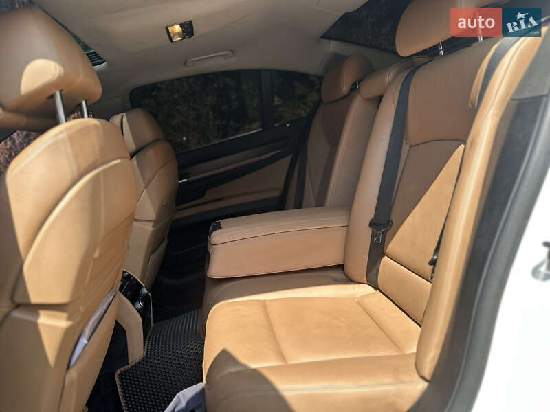 Седан BMW 7 Series 2010 в Миколаєві