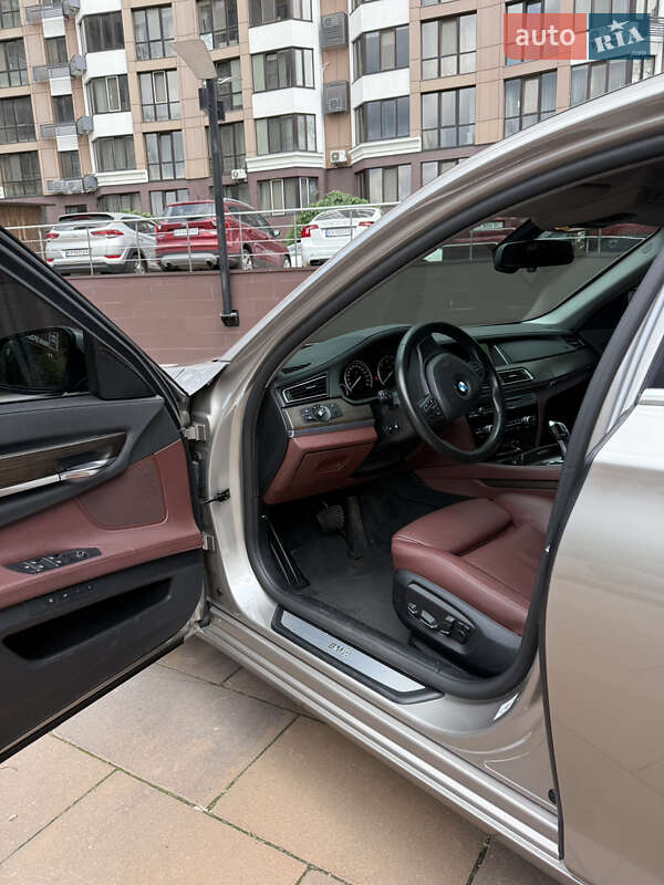Седан BMW 7 Series 2014 в Києві