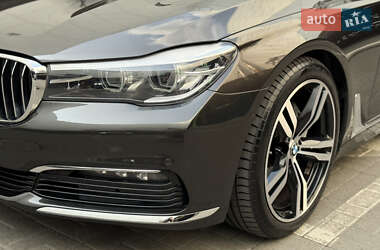 Седан BMW 7 Series 2016 в 