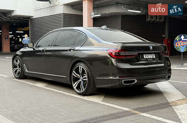 Седан BMW 7 Series 2016 в 