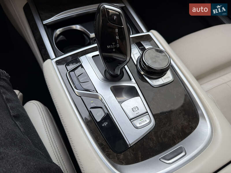 Седан BMW 7 Series 2016 в Києві