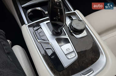 Седан BMW 7 Series 2016 в 