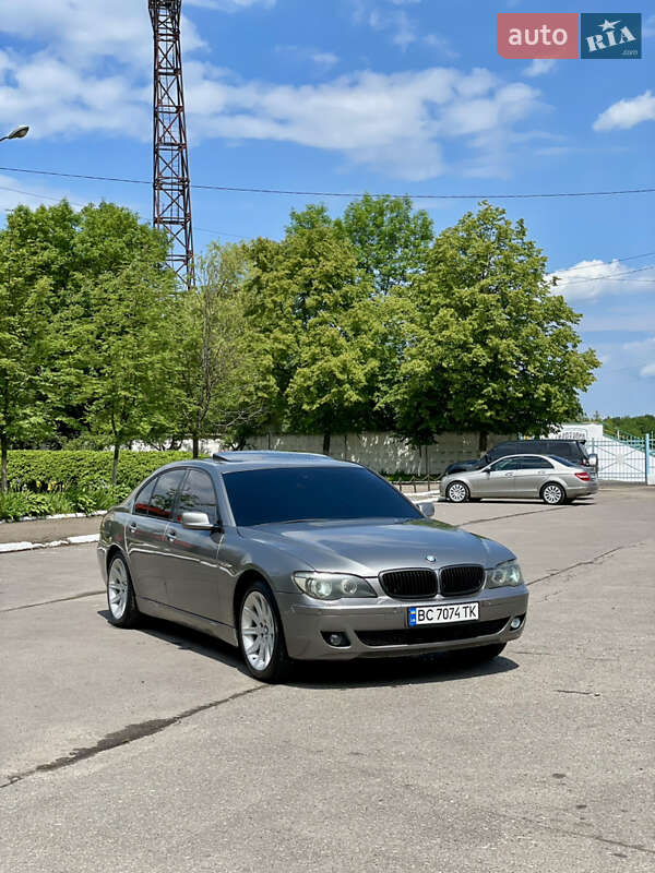 Седан BMW 7 Series 2006 в Долині