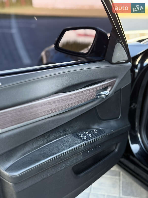 Седан BMW 7 Series 2013 в Луцке