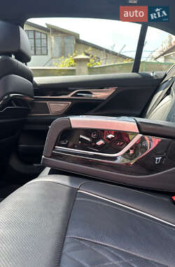 Седан BMW 7 Series 2017 в 