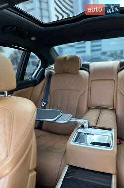 Седан BMW 7 Series 2022 в 