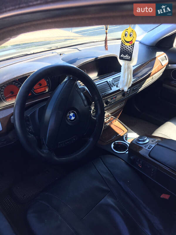 Седан BMW 7 Series 2004 в Виннице