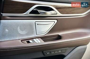 Седан BMW 7 Series 2018 в 