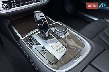 Седан BMW 7 Series 2017 в 
