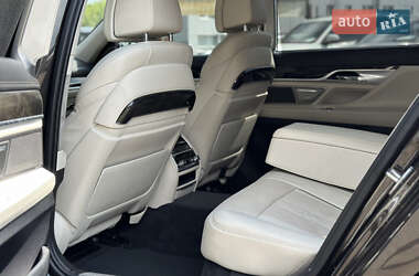 Седан BMW 7 Series 2016 в 