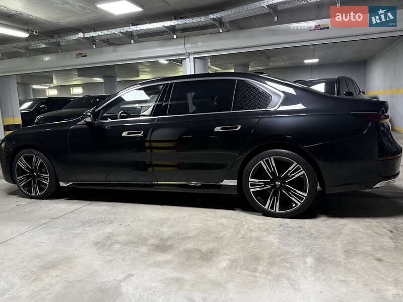 Седан BMW 7 Series 2023 в Киеве