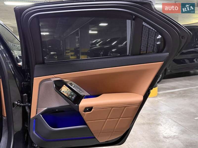 Седан BMW 7 Series 2023 в Киеве