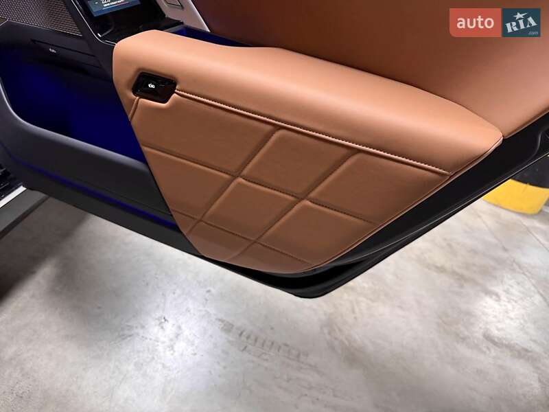 Седан BMW 7 Series 2023 в Киеве