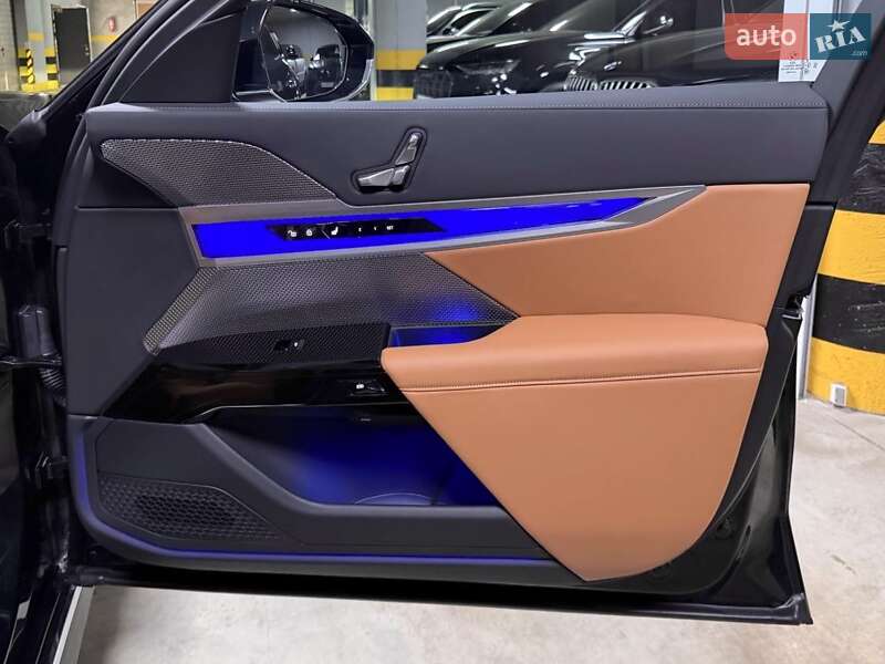 Седан BMW 7 Series 2023 в Киеве