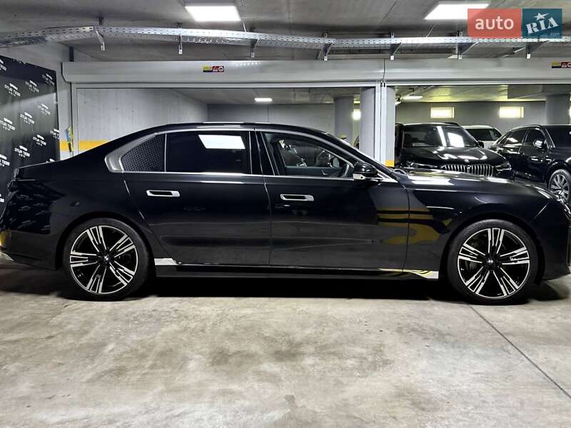 Седан BMW 7 Series 2023 в Киеве