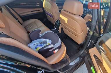 Седан BMW 7 Series 2013 в 
