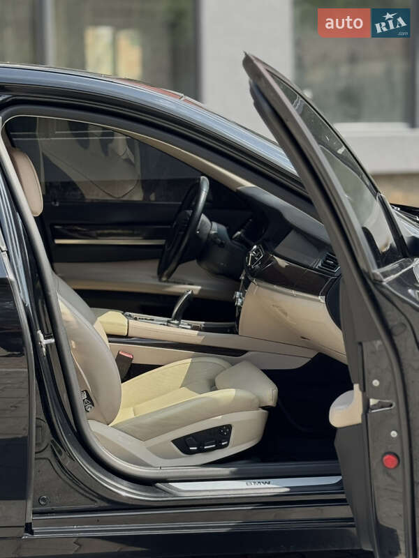 Седан BMW 7 Series 2010 в Ковелі