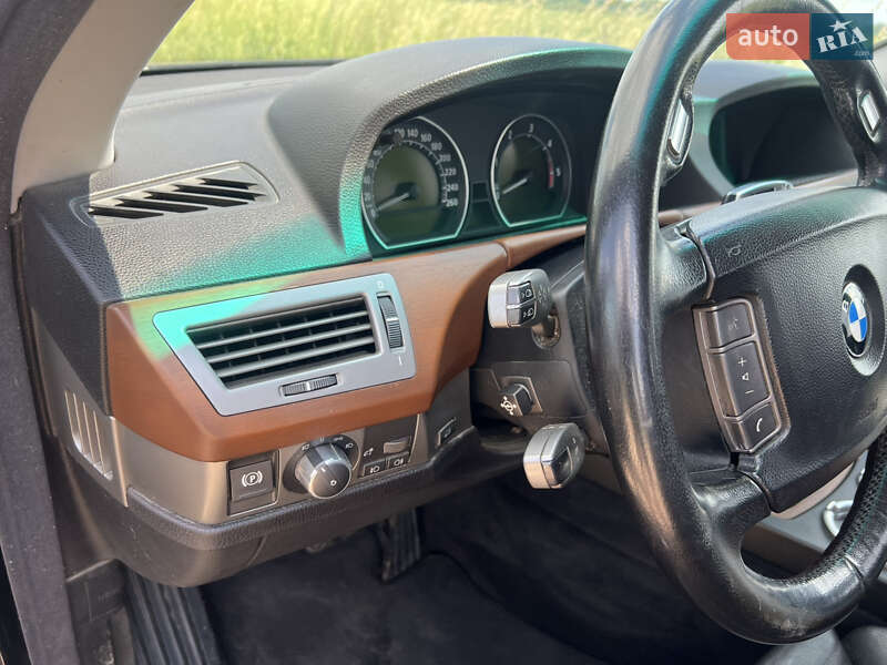 Седан BMW 7 Series 2008 в Львові