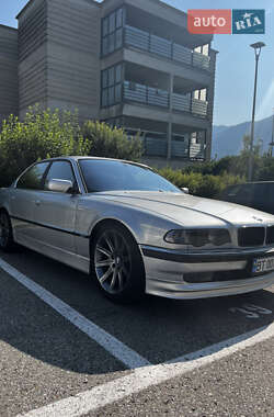 Седан BMW 7 Series 2000 в Львові