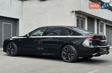 Седан BMW 7 Series 2022 в 