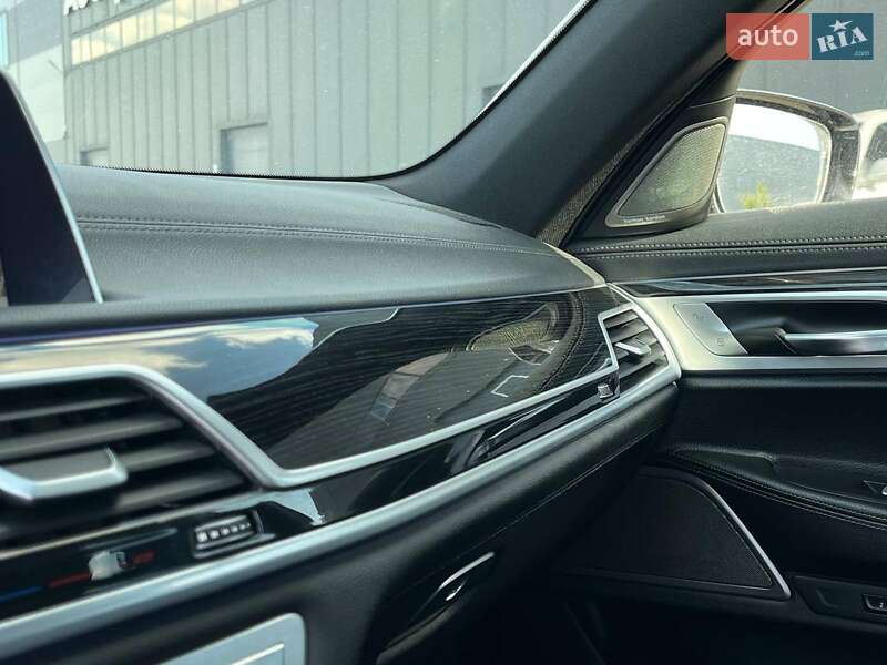 Седан BMW 7 Series 2018 в Львове
